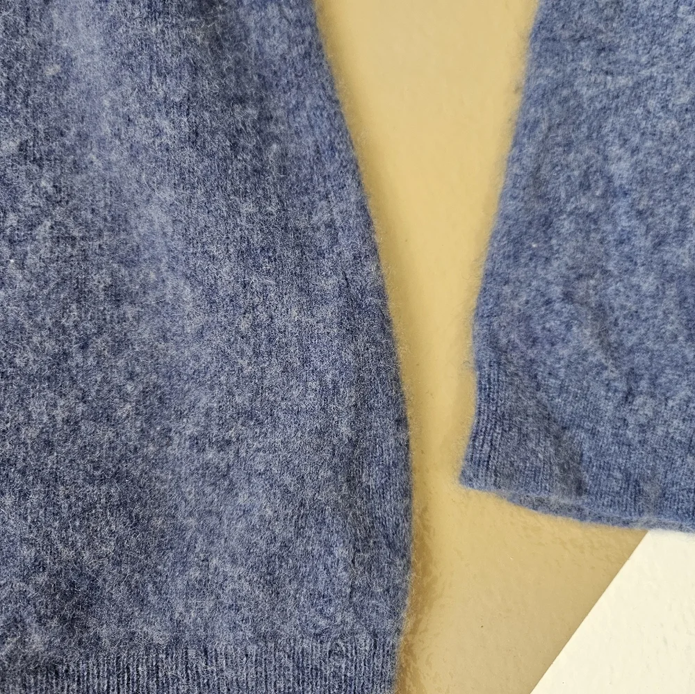 Charter Club 100% Cashmere Blue Sweater - Picture 2 of 5